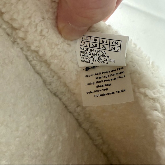 TOMS Off-White Shearling Slip on shoes - Picture 3 of 9